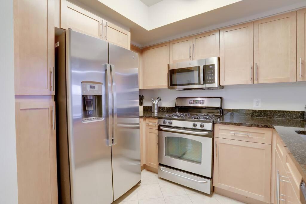 Bright And Cozy Apartment Near Pentagon City Arlington Buitenkant foto