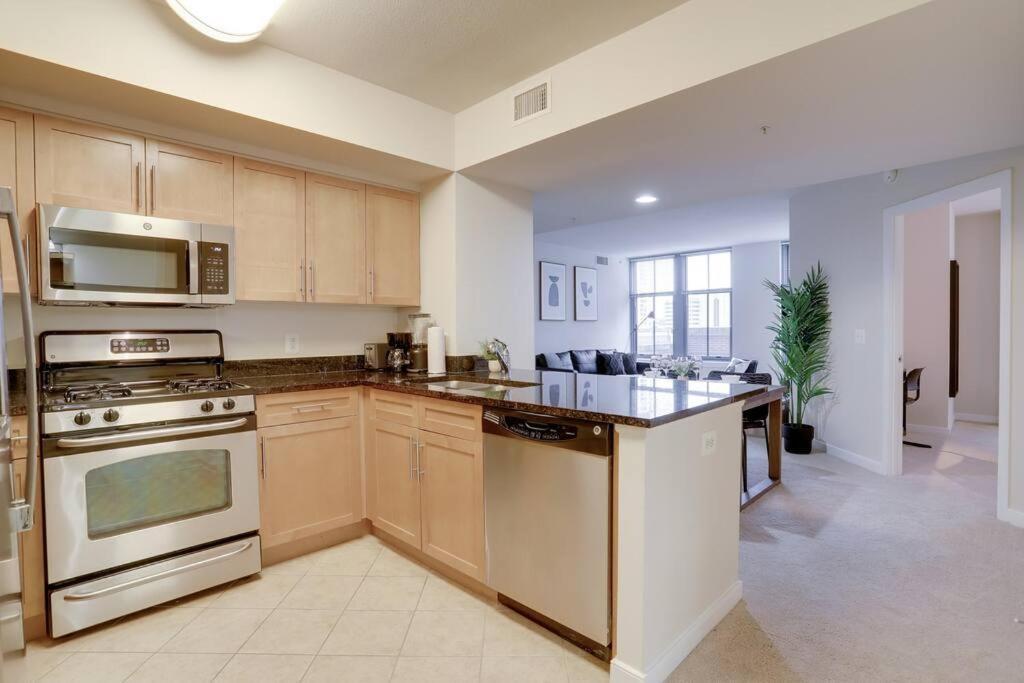 Bright And Cozy Apartment Near Pentagon City Arlington Buitenkant foto