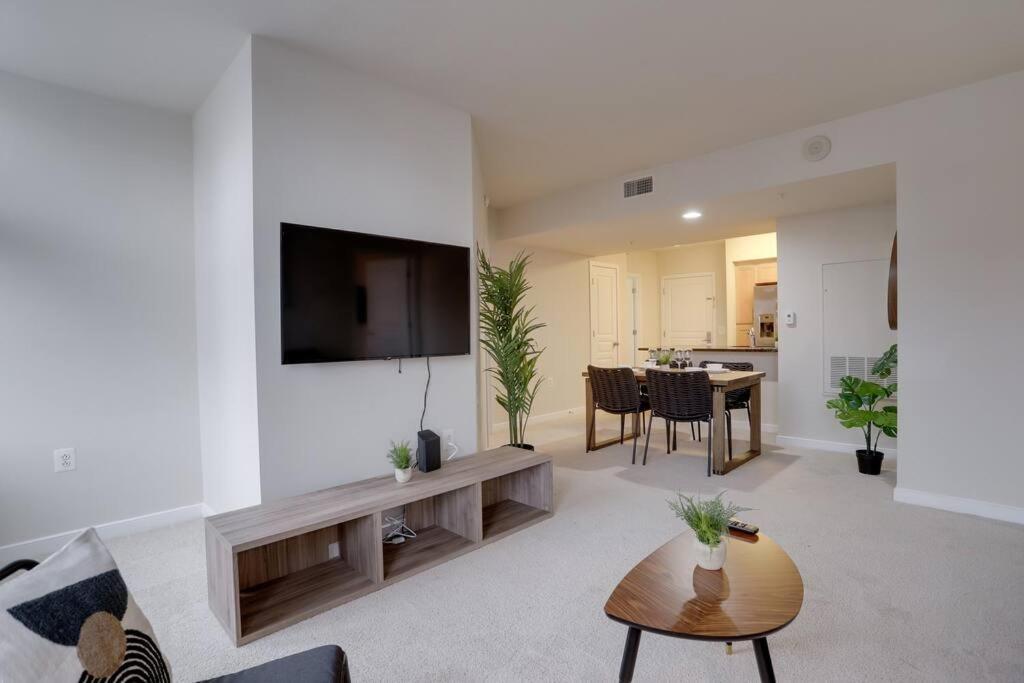 Bright And Cozy Apartment Near Pentagon City Arlington Buitenkant foto
