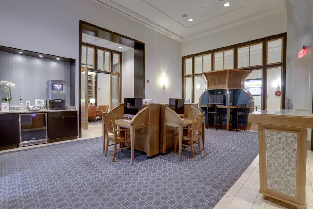 Bright And Cozy Apartment Near Pentagon City Arlington Buitenkant foto
