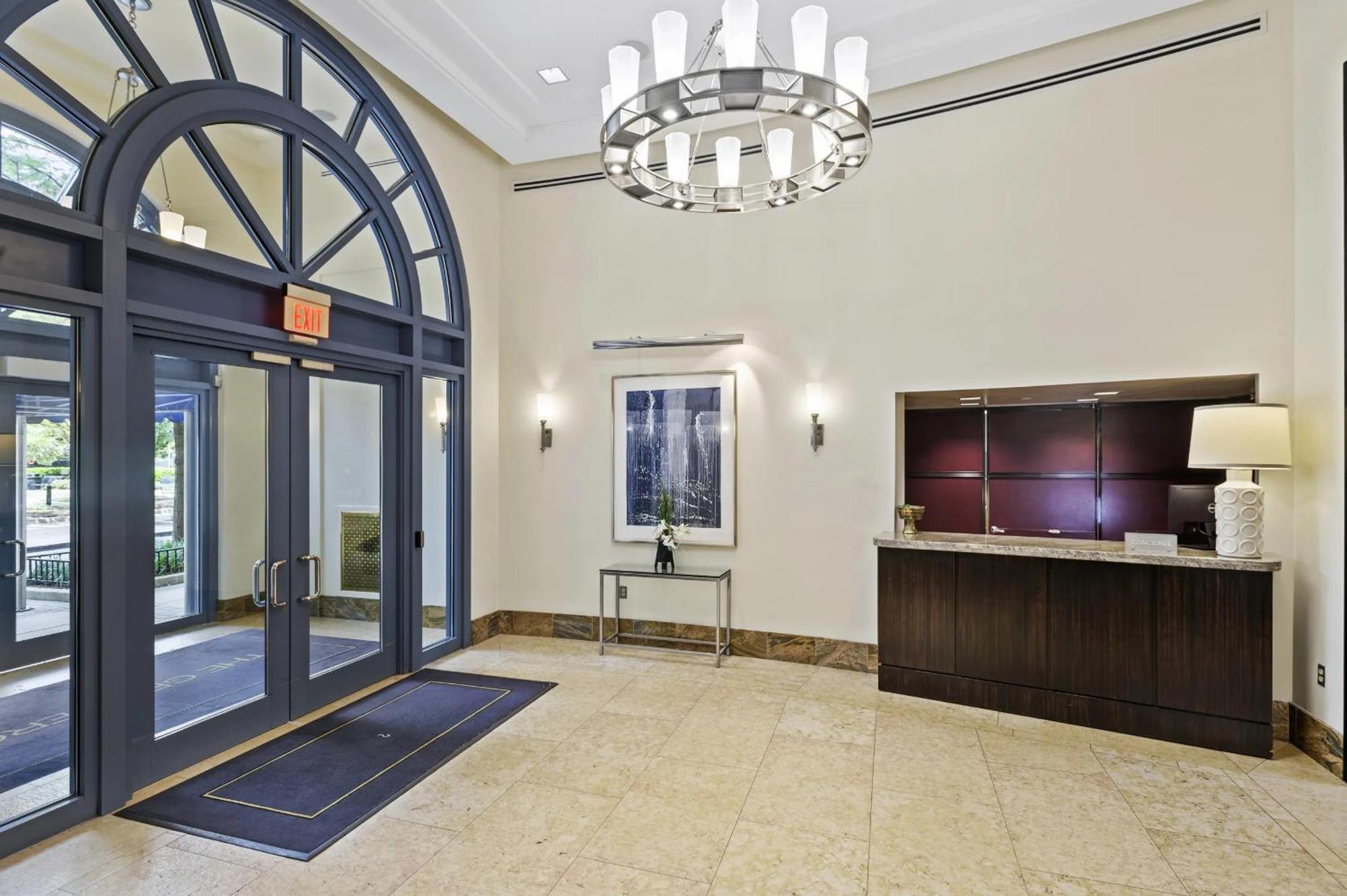 Bright And Cozy Apartment Near Pentagon City Arlington Buitenkant foto
